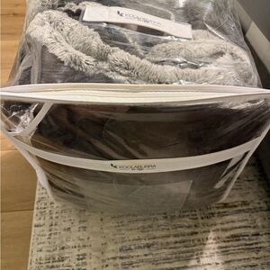 Koolaburra by UGG Fur comforter